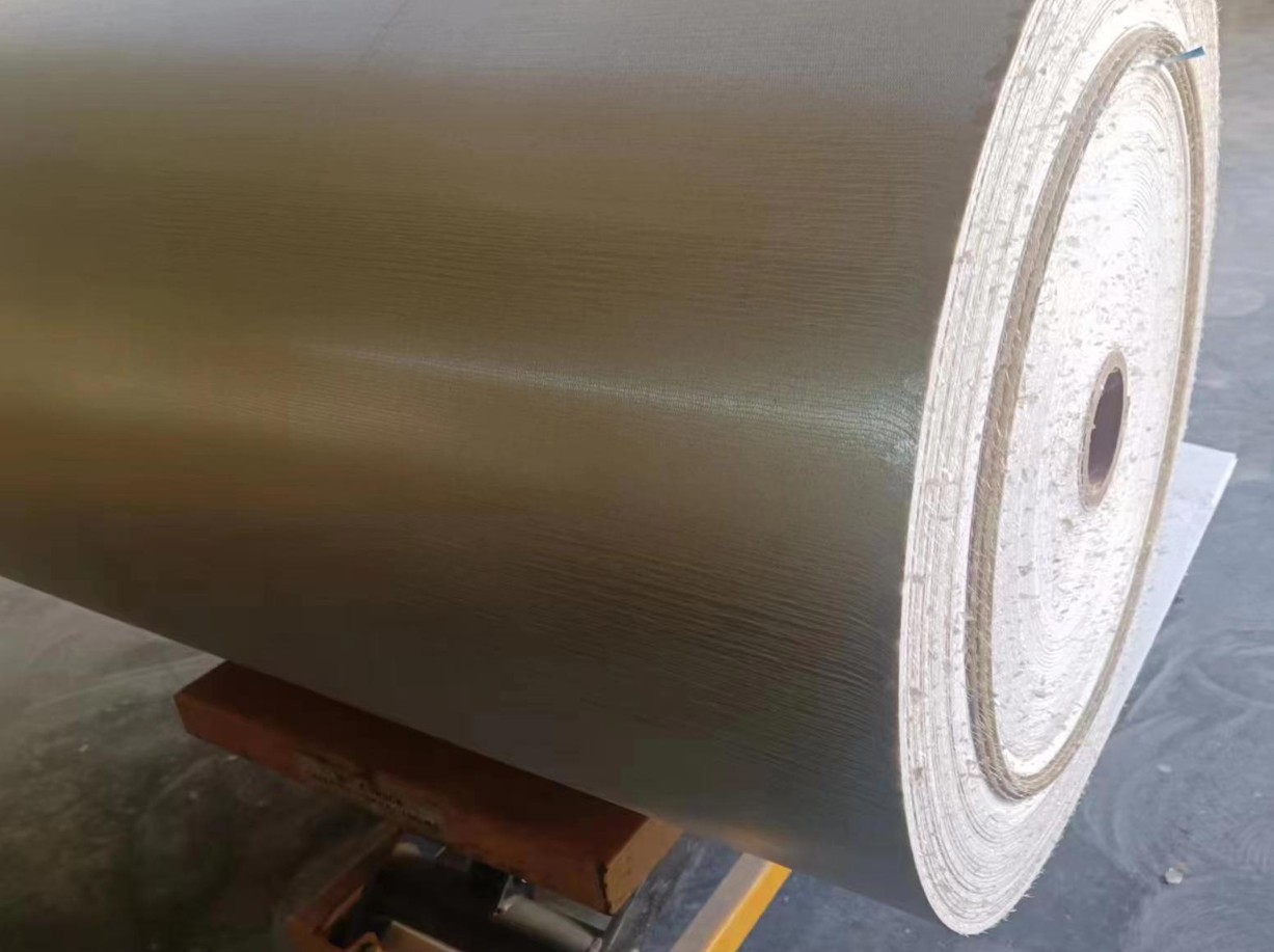 Ceramic fiber phlogopite mica composite roll for industrial furnaces